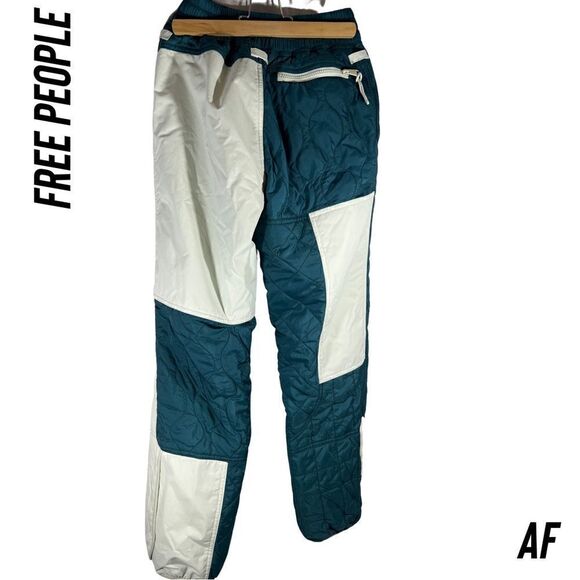 FREE PEOPLE BLUE AND WHITE LANDSCAPE SKI JACKET AND PANTS NEW NWT SIZE XS - Picture 12 of 13